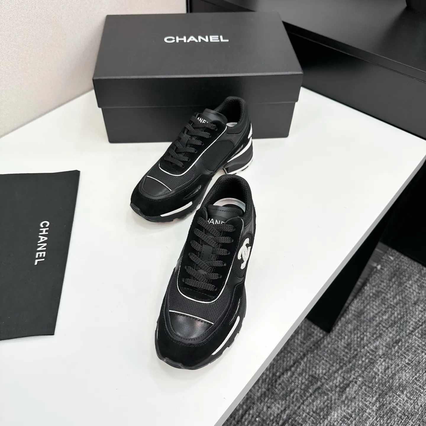 👟👟Ex-factory price 640👟👟Chanel Panda Shoes! 2025 counter's top casual sports shoes. This classic design; the upper is electro-embroidered with a variety of techniques; the outsole is fashionable and sporty; the unusual inclusion of a variety of color matching elements... The diversified mix and match is very good-looking and versatile, and can be used for leisure, fashion, sports, and outdoor... ꫛꫀꪝ Go➫ Materials: ❶Upper made of: original imported first-layer silk cowhide + original waterproof cloth + original first-layer cowhide ❷Inner lining: Original Yangli+wang ❸ Outsole based on: Original TPU combination outsole Counter boutique packaging complete set for women 35–41